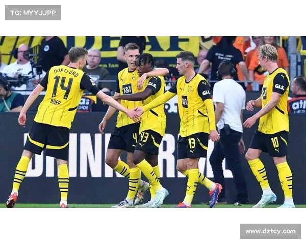 德甲激烈德比战揭秘:多特与沙尔克的恩怨情仇与激情对抗 德甲激烈德比战揭秘:多特与沙尔克的恩怨情仇与激情对抗